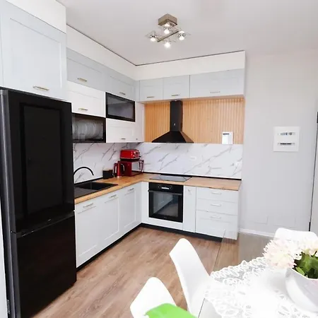 Luxury Garden Building 21st Floor טיראנה