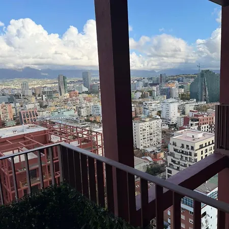 Luxury Garden Building 21st Floor טיראנה