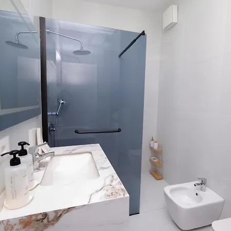 דירה Luxury Garden Building 21st Floor טיראנה